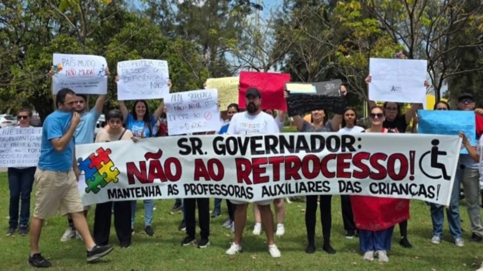 Protesto educação autismo sorocabanices