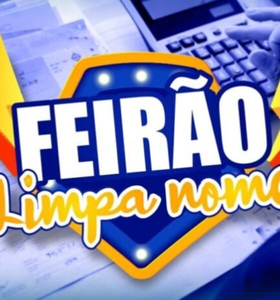 Promotional banner advertising a large mobile sale, with bold 'FERÃO' and 'Linha móvel' in yellow and white text over a blue background with orange accents.